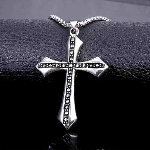 NWT✝️ 20” MEN’S/UNISEX BLACK/SILVER STAINLESS STEEL CROSS PENDANT CHAIN NECKLACE - Picture 3 of 7